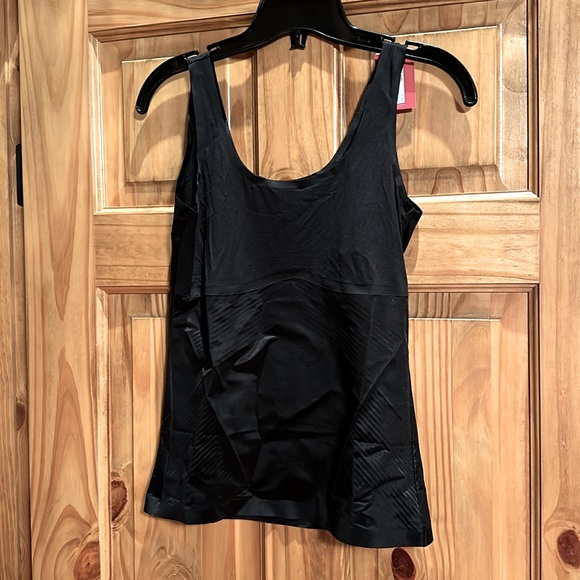 Brand New Spanx Shape Invisible Tank Very Black M - Picture 4 of 7